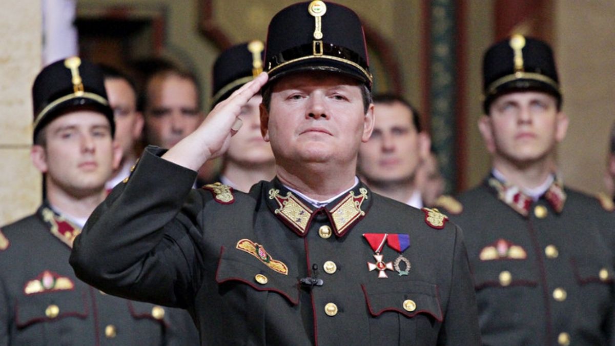 Ennyi mindent próbáltak becsempészni a Parlamentbe