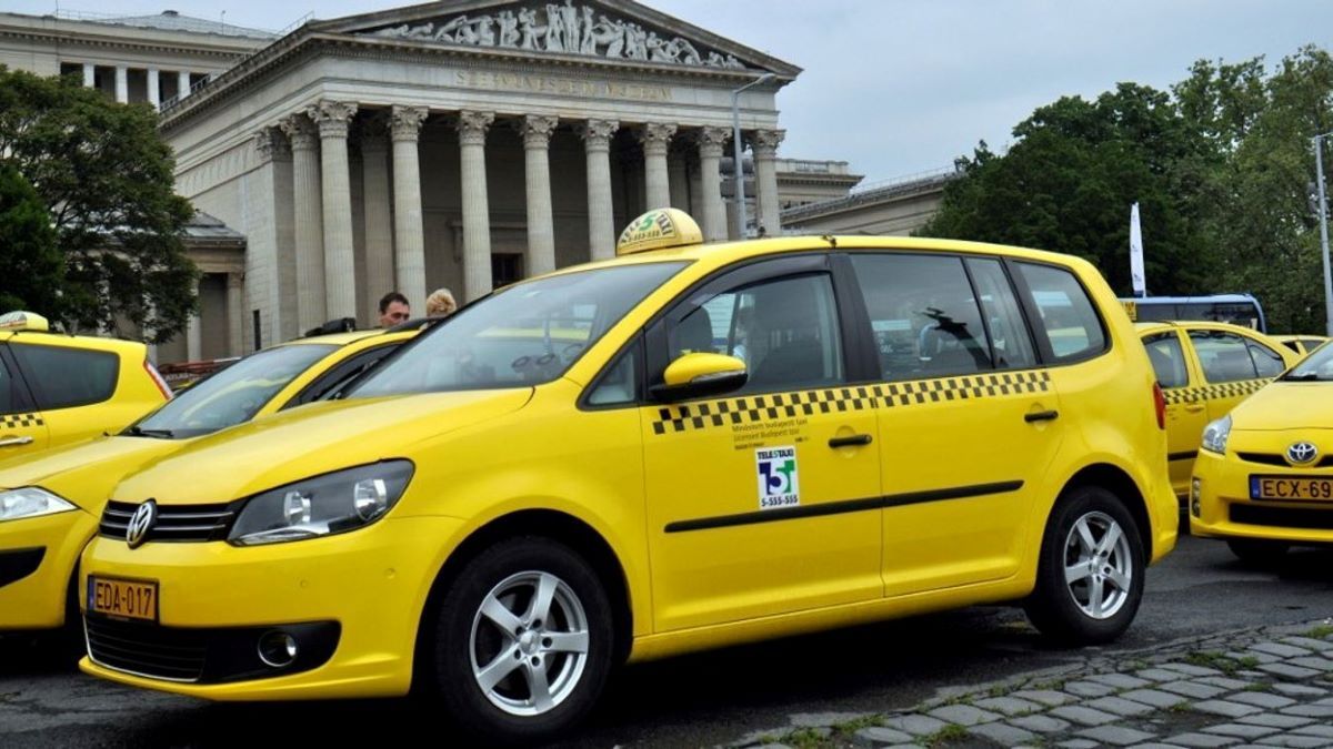 Ámokfutást rendezett egy taxis Budapesten (VIDEÓ)