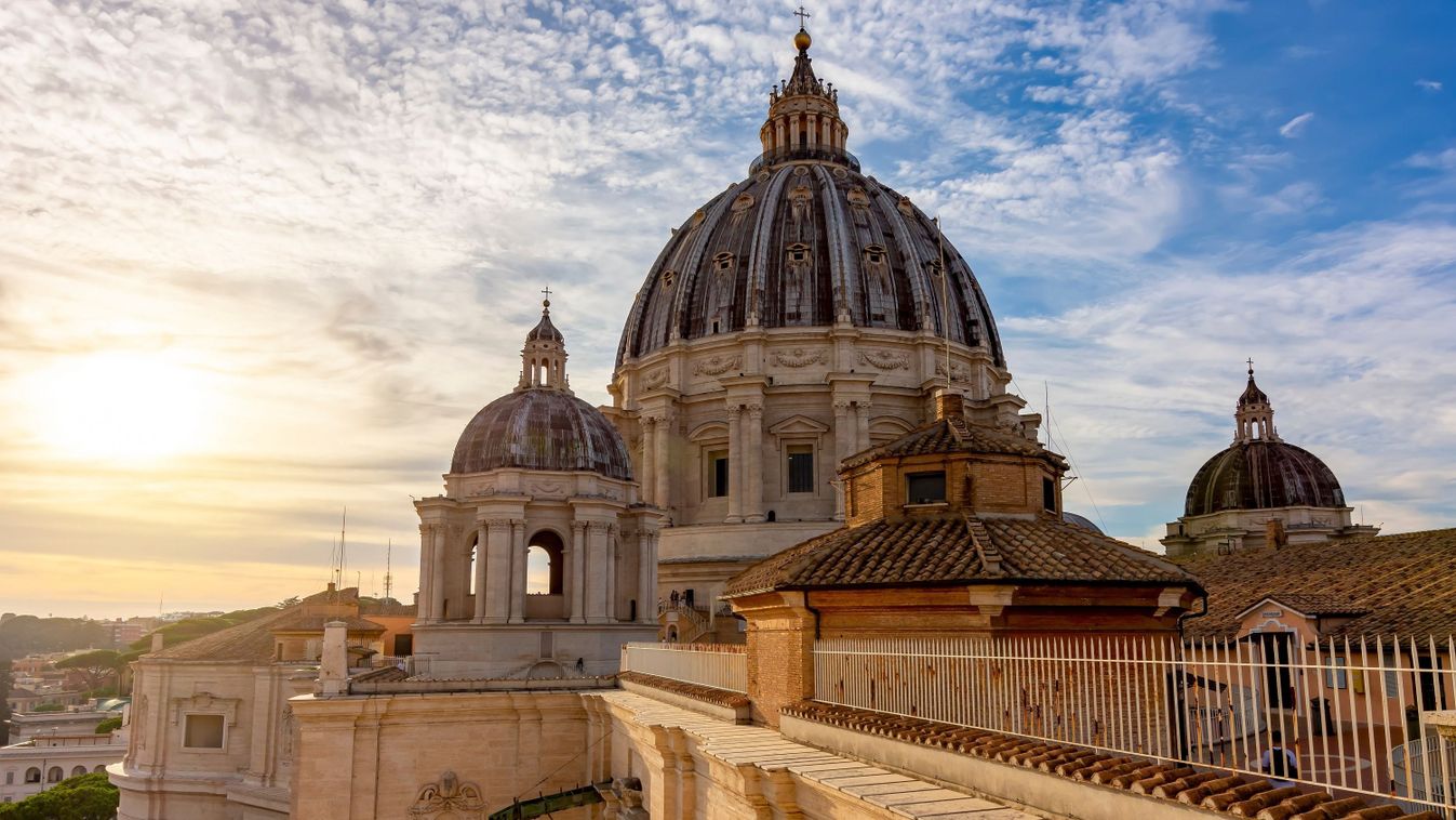 St.,Peter's,Basilica,Dome,In,Vatican,Aat,Sunset