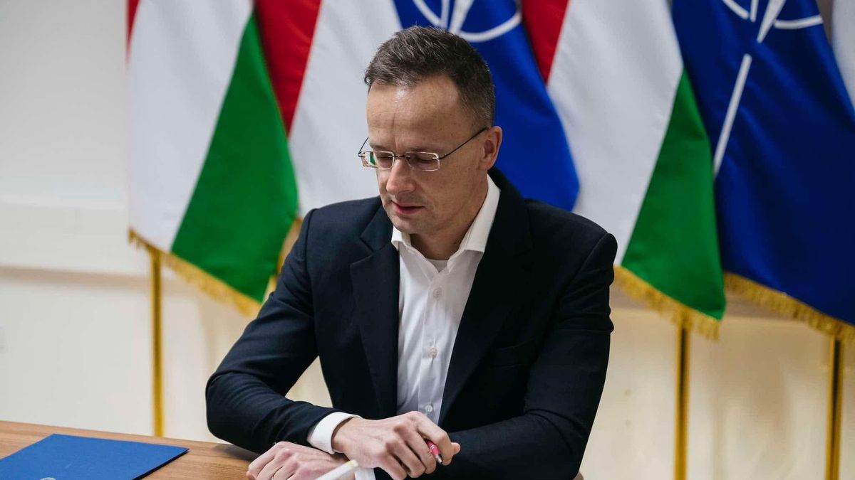 Hoppá: erről beszélt Szijjártó Péter és az USA új külügyminisztere!