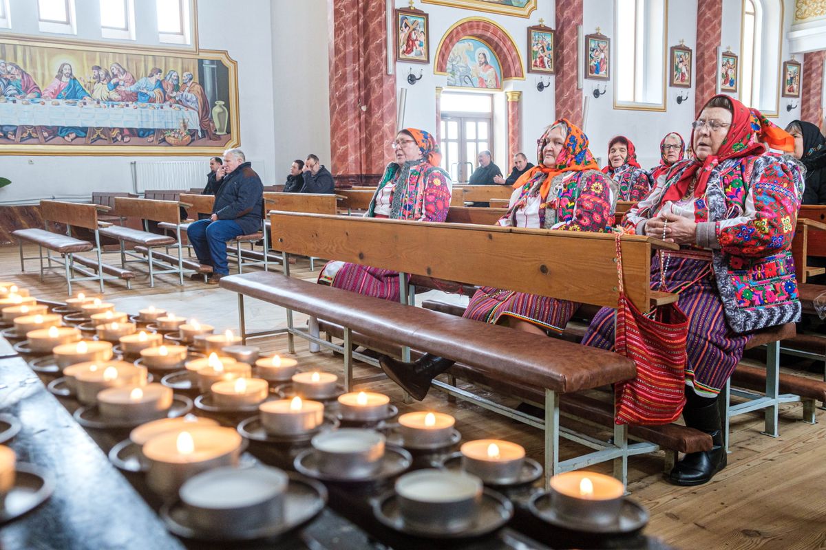 Magyar nyelvű mise a pusztinai Szent István-templomban