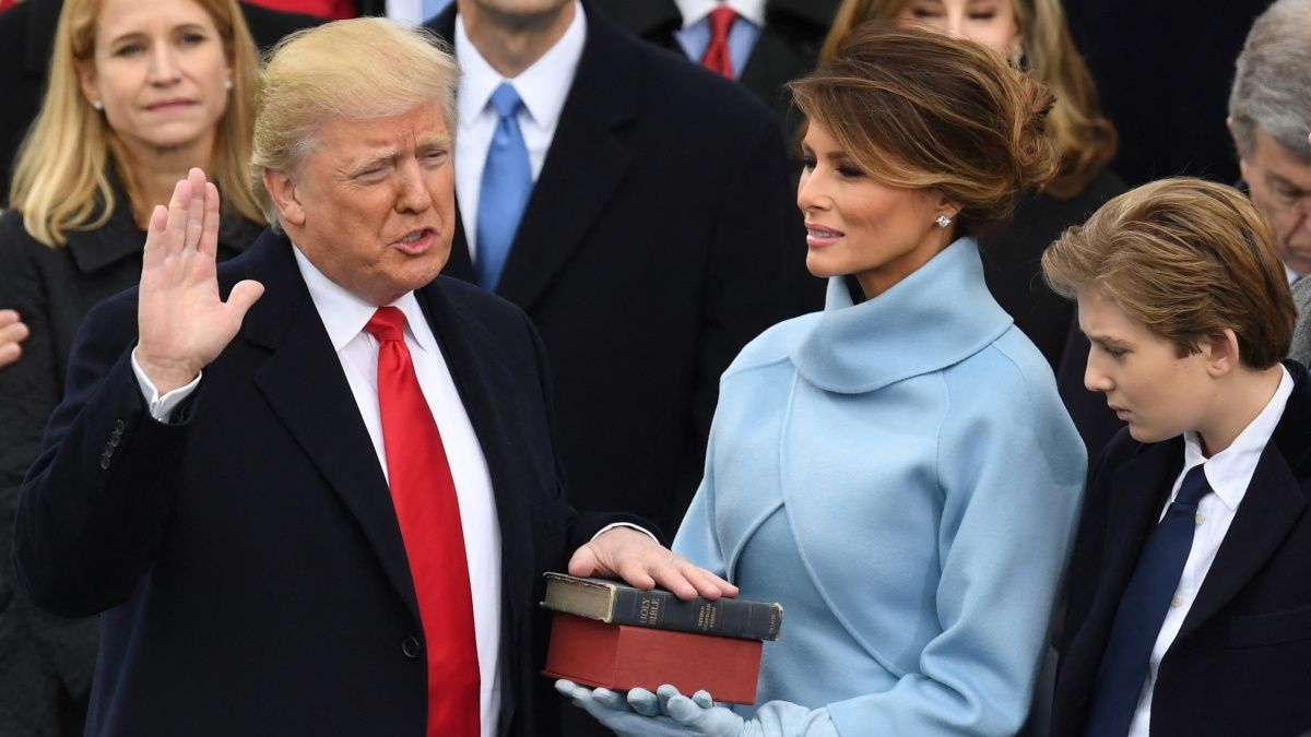 Csikorgatja a fogait a baloldal: Trump akkora lendülettel jön, hogy ellenfelei legszívesebben időutaznának