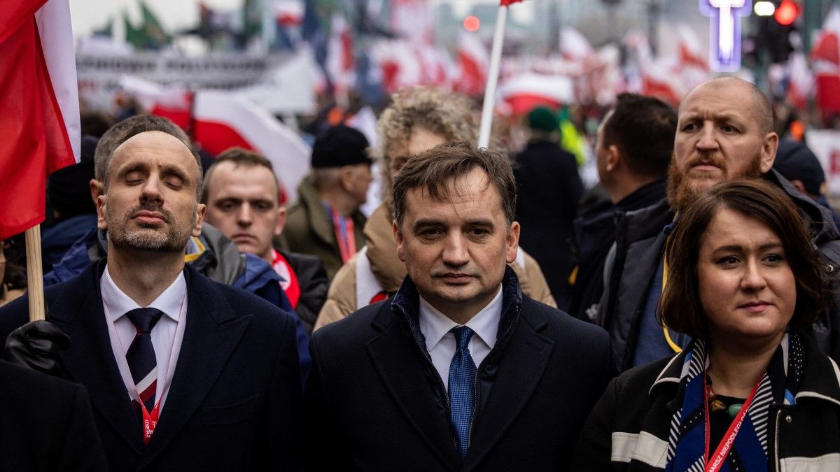Folytatódik a jogtiprás – tanúként idézték be a volt lengyel minisztert, aztán kezdeményezték a letartóztatását