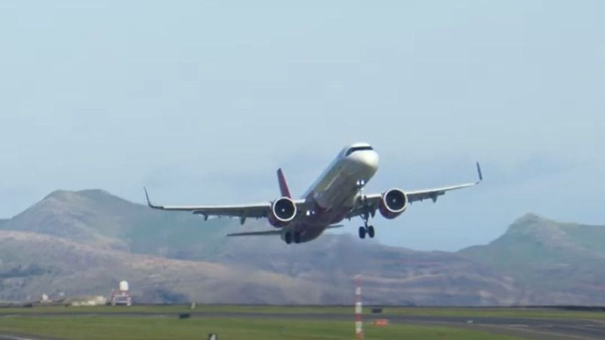 Dermesztő videó: képtelen volt leszállni a WizzAir gépe a világ egyik legveszélyesebb repülőterén (VIDEÓ)