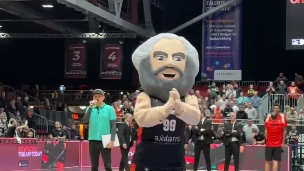 A németeknek még mindig Marx kell: az egyik kosárlabdacsapat kabalafigurájaként is visszaköszön a filozófus (VIDEÓ)
