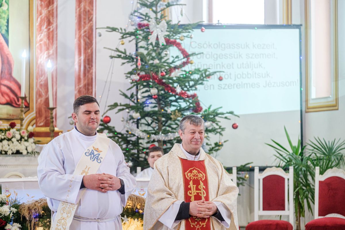 Magyar nyelvű mise a pusztinai Szent István-templomban