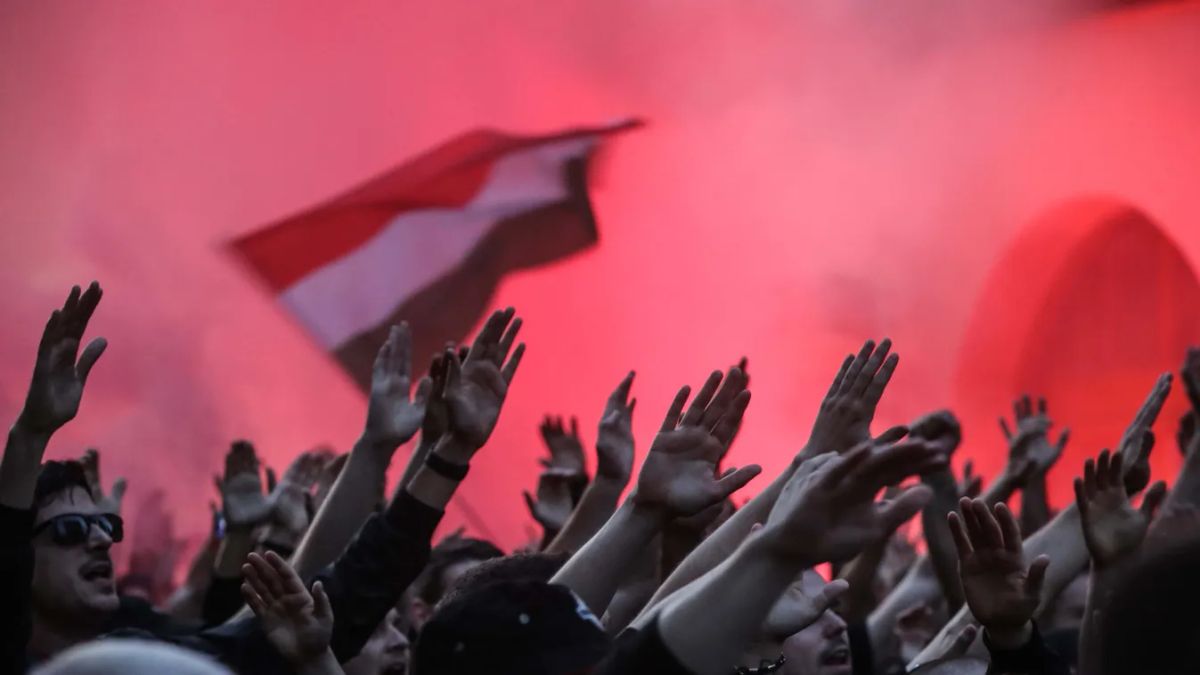 Eszméletlenre verte szurkolótársát a magyar–török meccs után, felfüggesztett börtön lett a jutalma