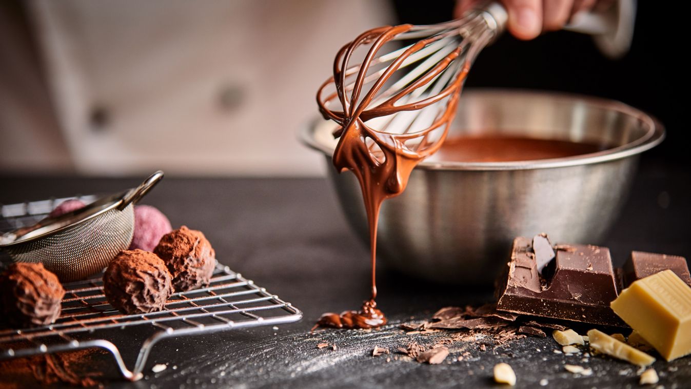 Baker,Or,Chocolatier,Preparing,Chocolate,Bonbons,Whisking,The,Melted,Chocolate