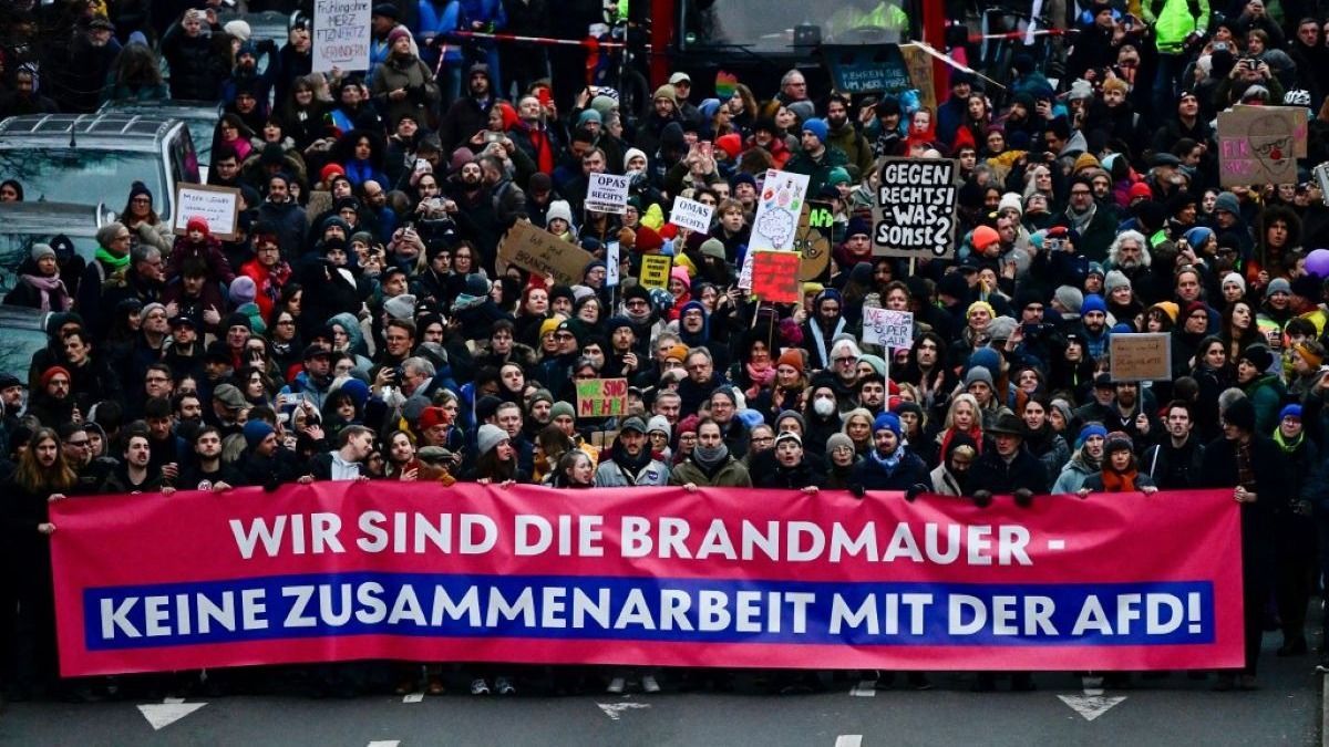 Kiderült: hazudtak az AfD-ről abban a tényfeltáró cikkben, amely miatt most tízezrek tüntetnek Németországban