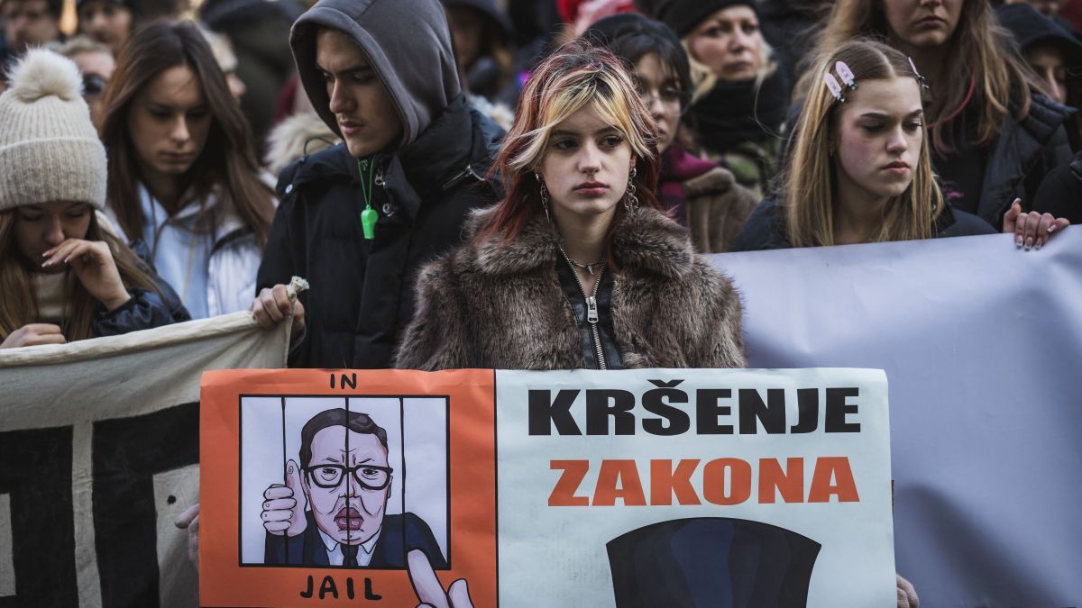 Szerbia forrong, sokan bukva látnák szívesen Vučićot. Tüntetések, hídfoglalás, és kétes civilek – helyszíni riportunk a dolgok sűrűjéből!