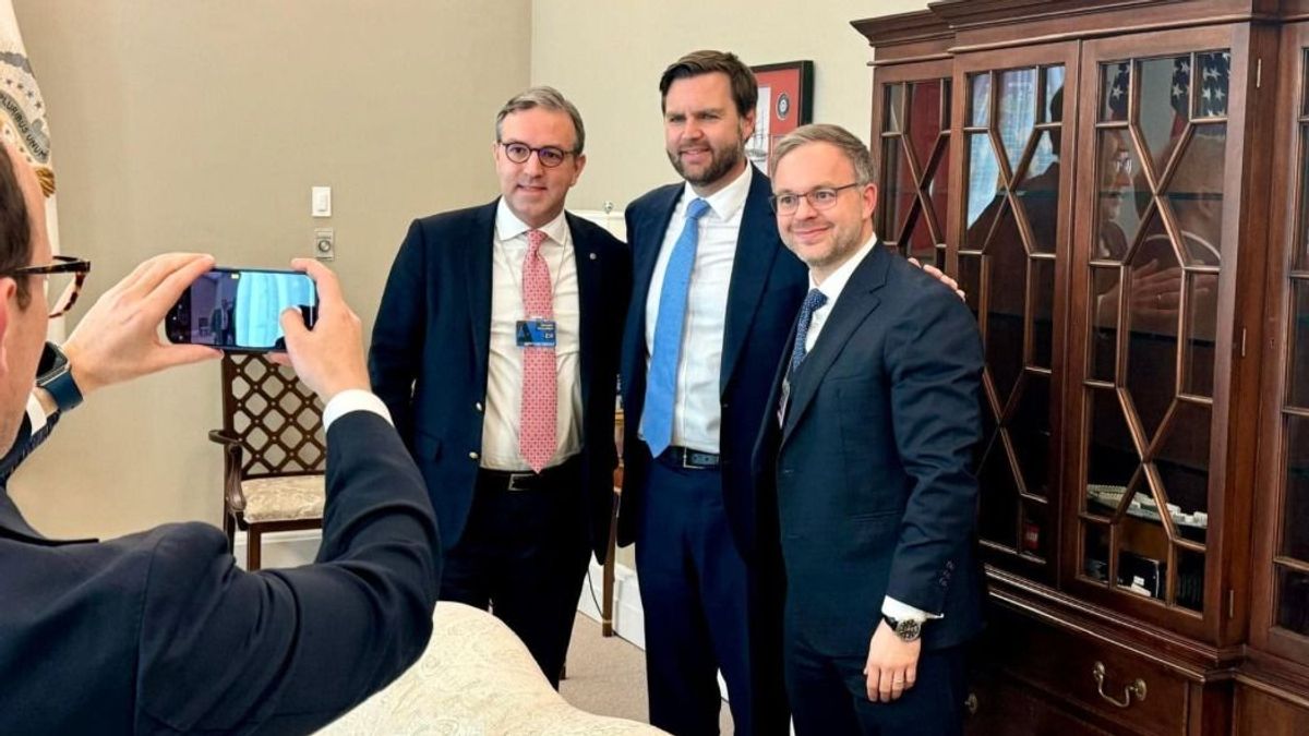 Amerikai diplomáciai nagyüzem: JD Vance látta vendégül Orbán Balázst Amerikában