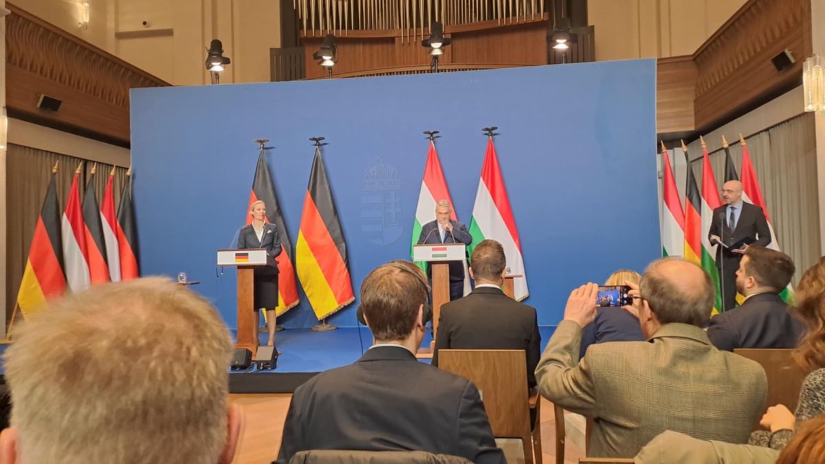 „Ön a példaképünk, Magyarország útját akarjuk követni” – mondta Alice Weidel Orbán Viktornak közös sajtótájékoztatójukon. Tudósításunk!