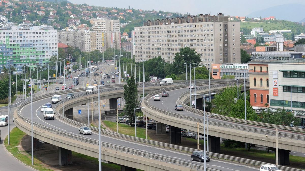 Szombattól indul a Flórián téri felüljáró rekonstrukciója: erre készüljenek