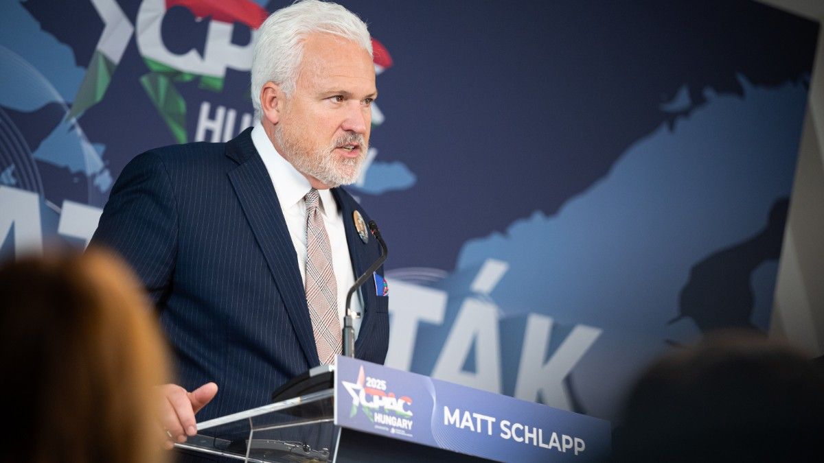 Matt Schlapp, a CPAC elnöke az Alapjogokért Központ 2025. január 30-i sajtótájékoztatóján