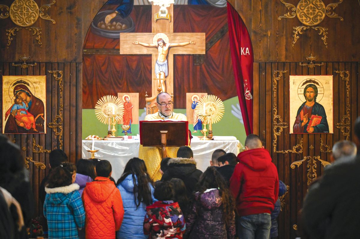 Sunday mass held in Syria's Maaloula town