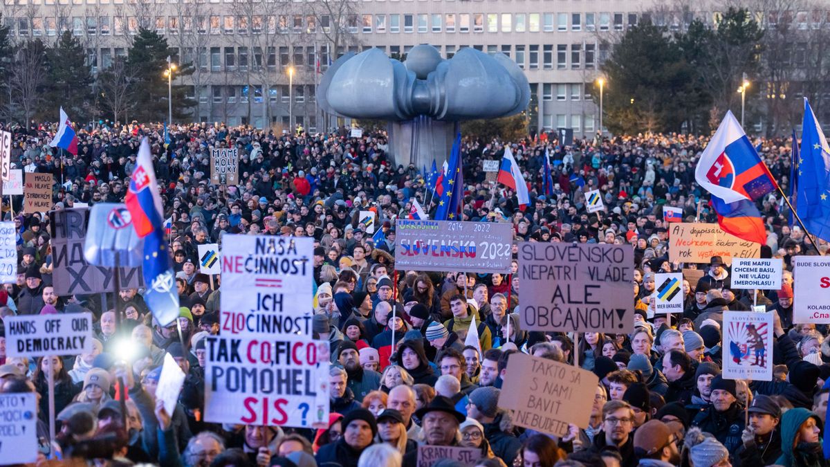 Nagy a baj: a szétesés szélén áll Fico kormányzata