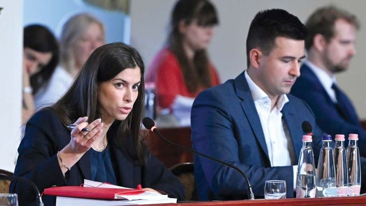 Szentkirályi Karácsony korábbi „zöld-ígéreteiről”: A Városháza park továbbra is csak murva és homok (VIDEÓ)