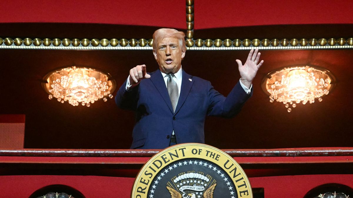 Beleköpött Trump levesébe egy szövetségi bíró: fellélegezhetnek a transznemű katonák