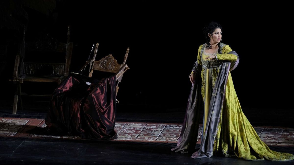 Anna Nyetrebko énekel az Operában