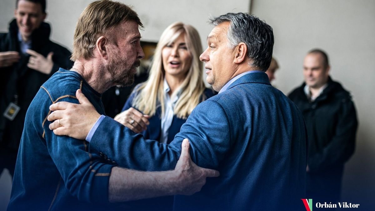 Születésnapján köszöntötte fel Orbán Viktor Chuck Norrist! (VIDEÓ)
