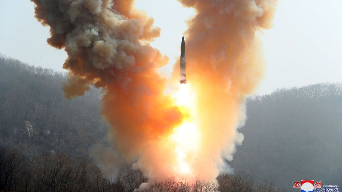 Eddig hiába házalt Macron az atomfegyverekkel, most Dánia és Lengyelország már korántsem olyan elzárkózó