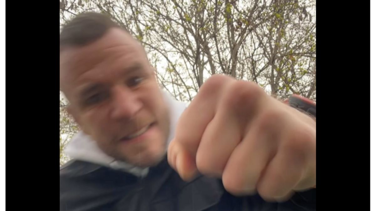 A teljesen idegbe került NoÁr a levegővel bokszol legújabb videójában