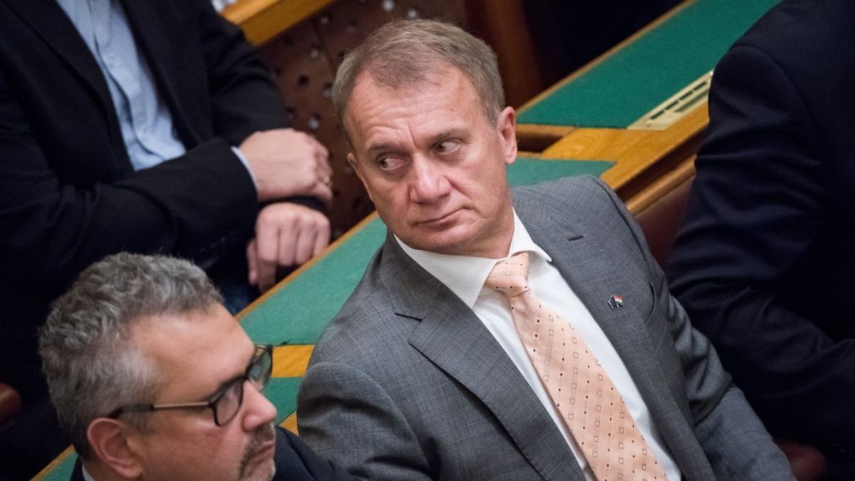 Törvénymódosítás jöhet az elítéltként országgyűlési képviselővé választott Varju László ügye miatt