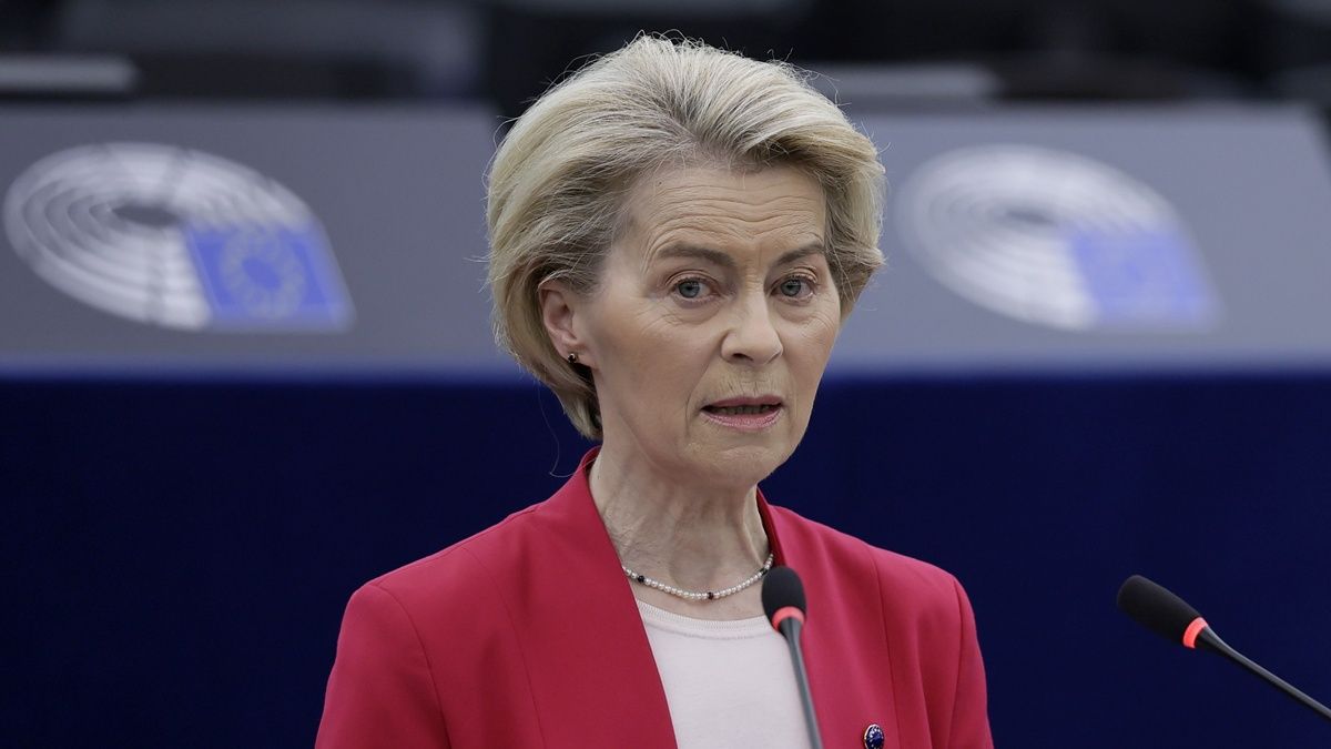Betelt a pohár Brüsszelben: uniós belháború kezdődött, a szőnyeg szélére állították Von der Leyen Bizottságát