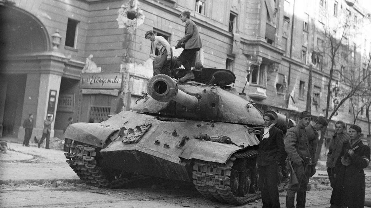 1956 és a Kennedy-akták: elképesztő álhír terjed a neten a forradalmárokról