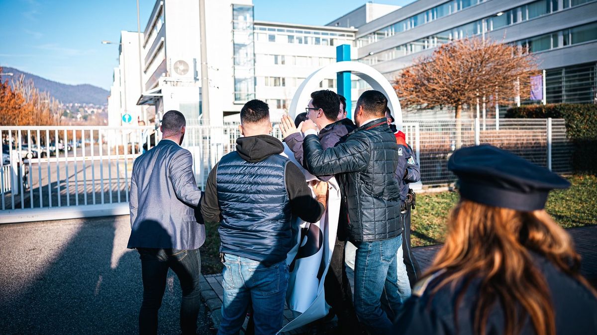 A füstölgők után újabb momentumos „szabadságharcos” kapott pénzbírságot