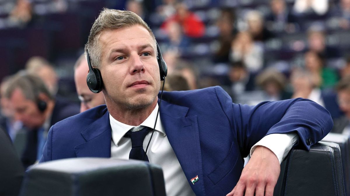 Hazudik a Brüsszelből fizetett HVG a háborúpárti javaslatról, aminek Magyar Péter volt az előterjesztője