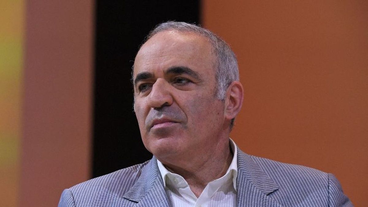 „Nem tárgyalsz a rákkal – kivágod” – elítéli Magyarországot és háborúba hívja Kaszparov Európát