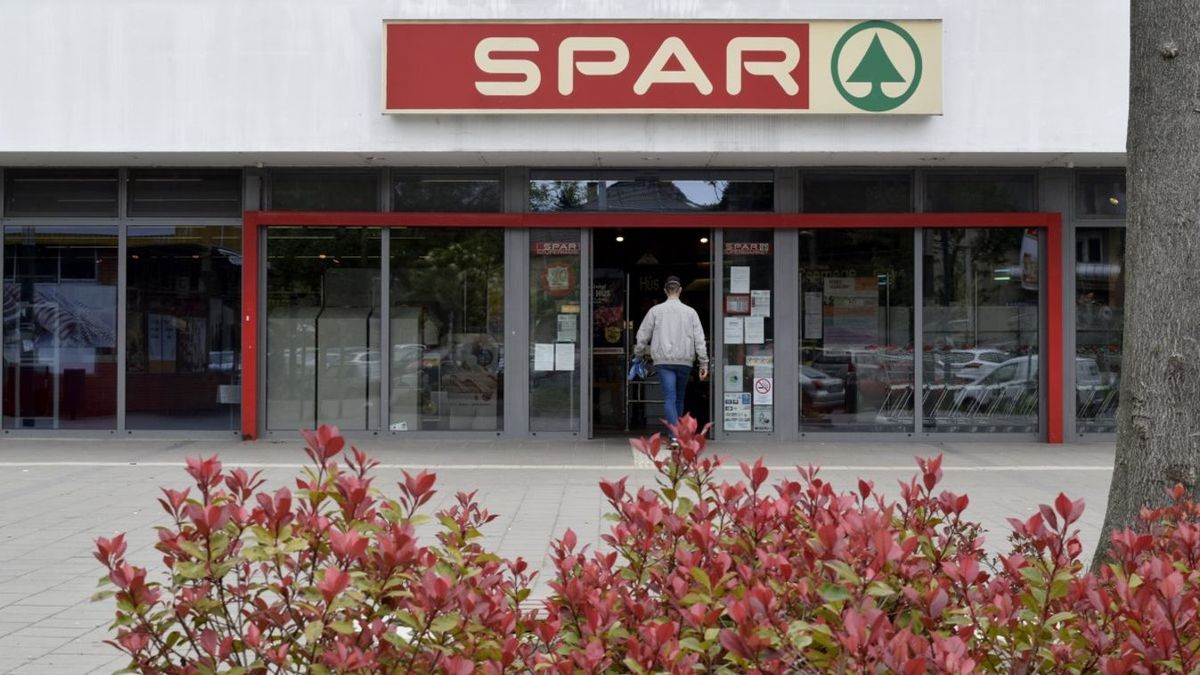 Számok mutatják, mekkorát nyerészkedett a vásárlókon a Spar