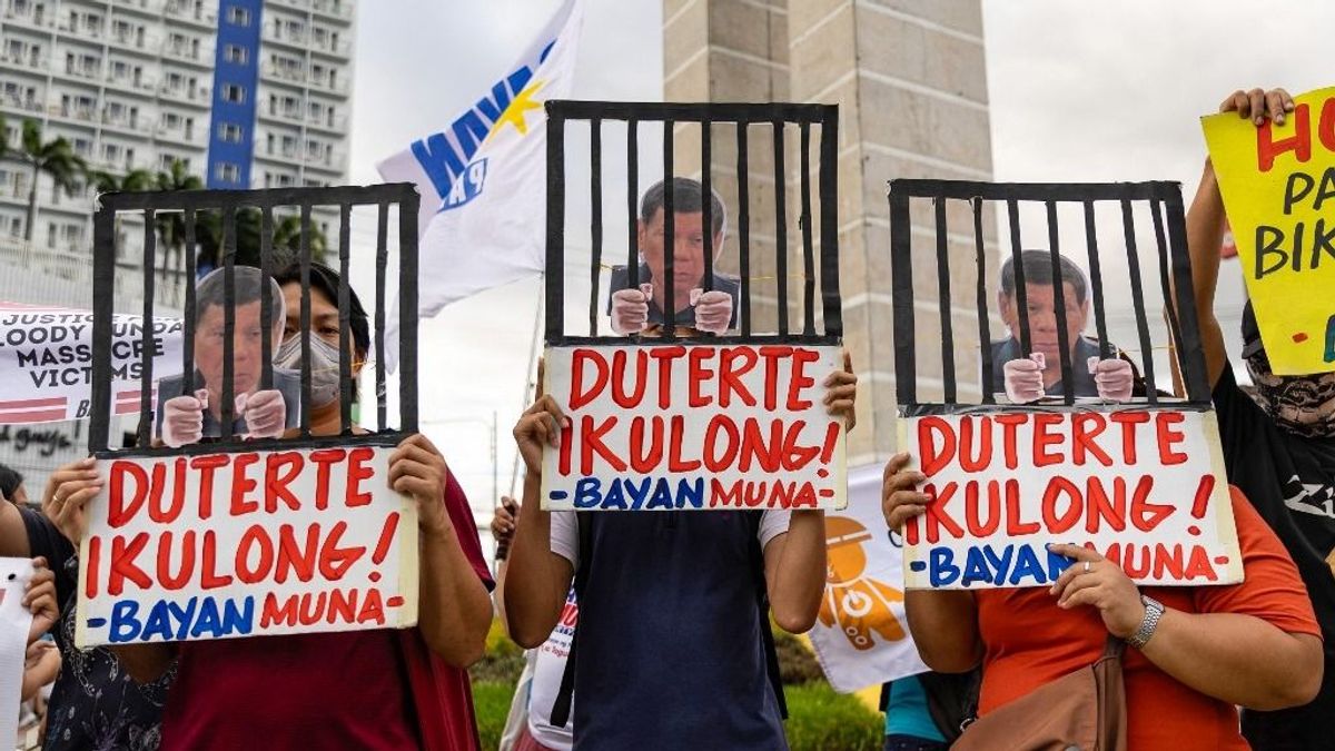 Letartóztatták Rodrigo Dutertét, repülővel viszik Hágába!