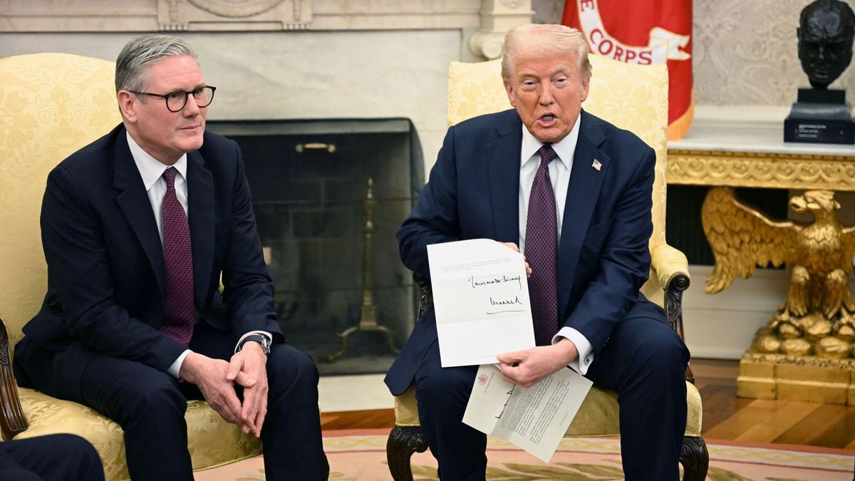 Szürreál: a britek „prioritásnak tekintik” Trump béketeremtésének aláaknázását – állítja az orosz hírszerzés