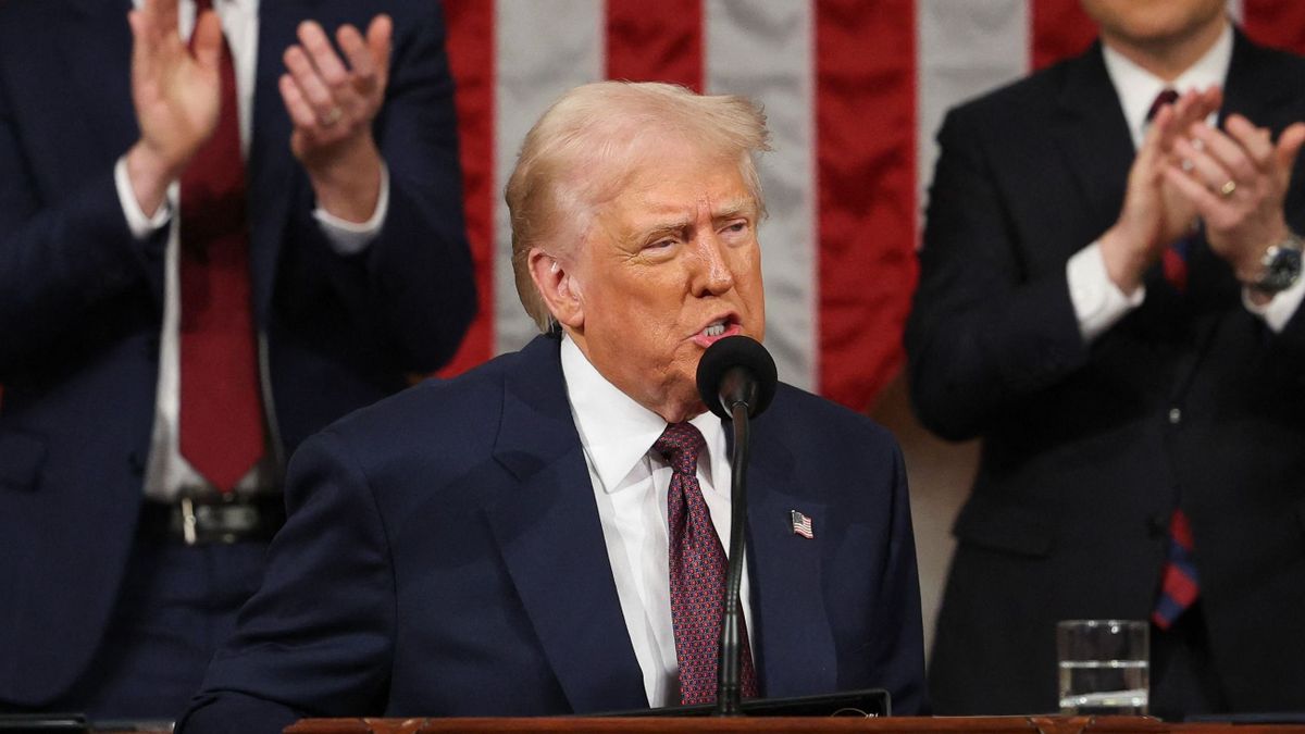 Trump bekeményít: már az Amerikában lévő ukrán menekülteket is kipaterolná