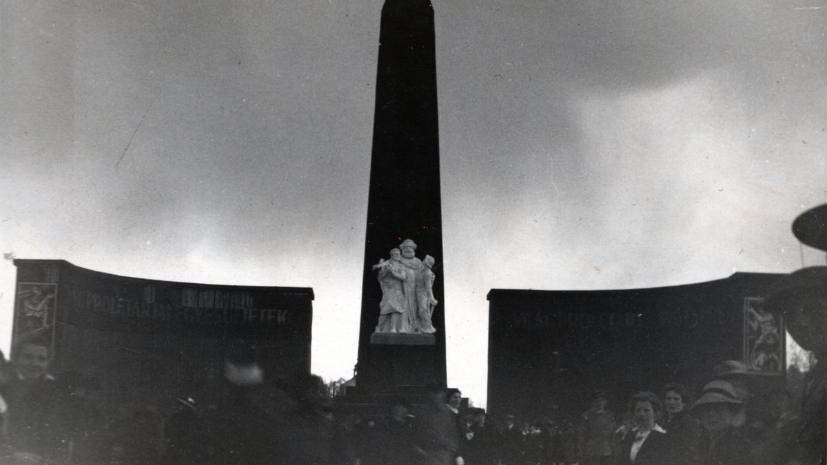Egy ország rettegett a vérszomjas Lenin-fiúktól – addig példátlan terror vette kezdetét március 21-én