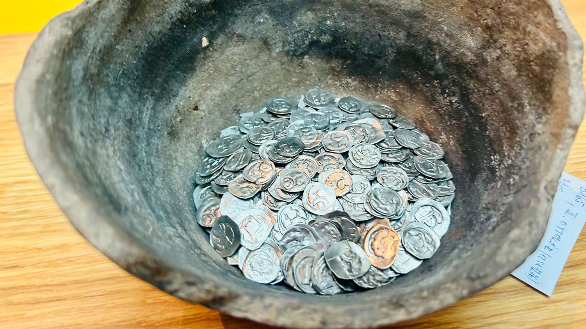 Mesés kincset találtak Kincsesbányán, középkori tulajdonosa rossz oldalra állhatott – régész a Mandinernek