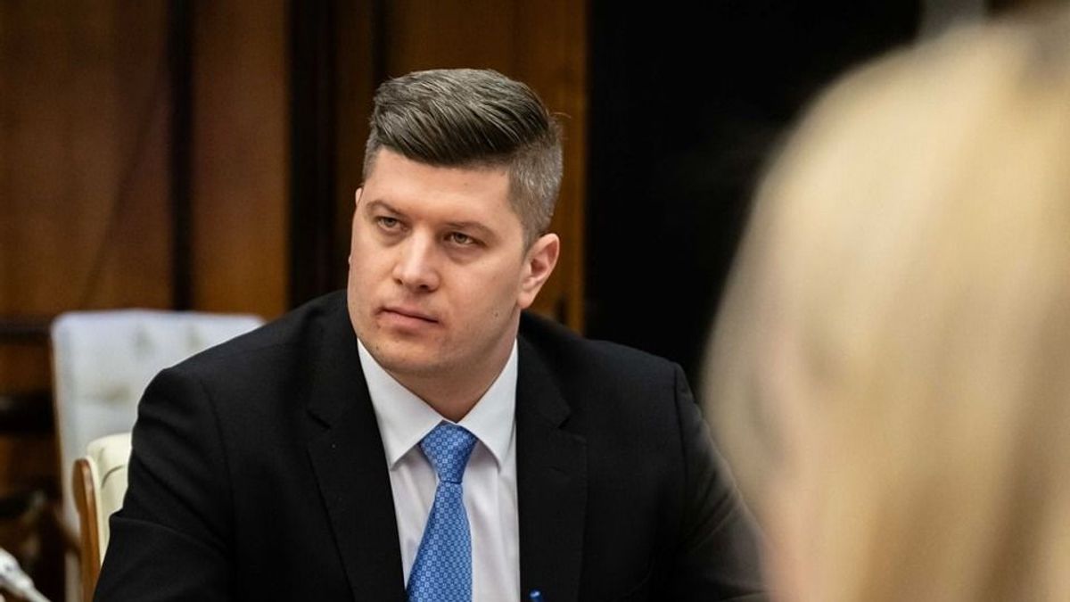 Danit sem a szomszédunkban dúló háború érdekelte