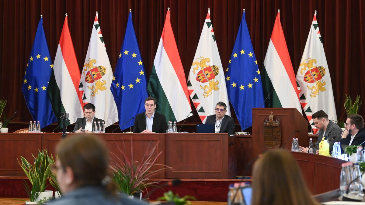 Vádat emelt az ügyészség a Városháza eladásának ügyében
