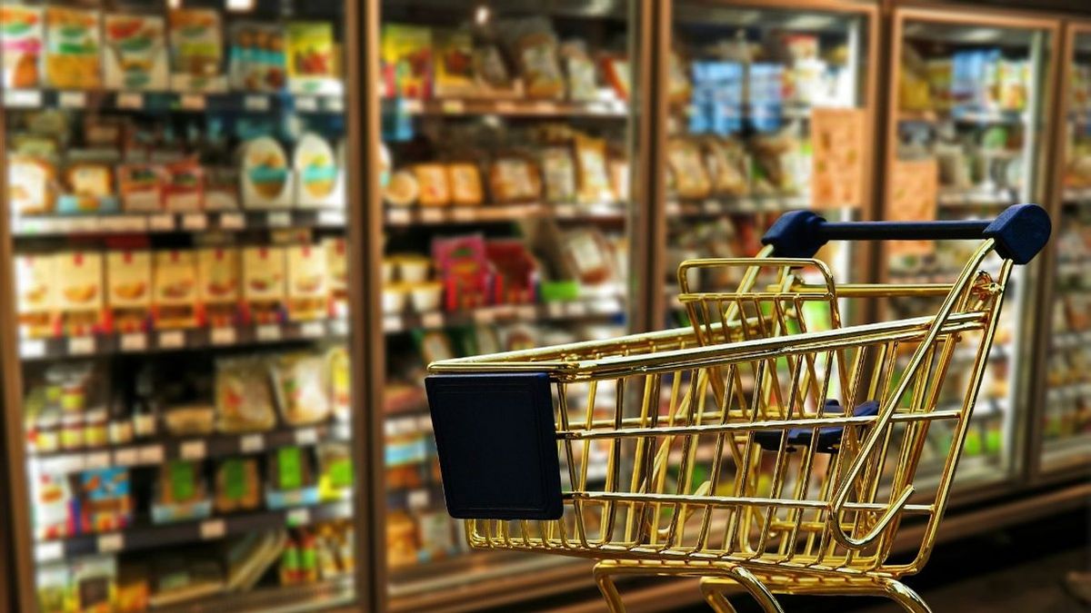 A kormány nem viccel: egy hetet kapnak a kiskereskedelmi láncok, hogy önként csökkentsék a profitjukat