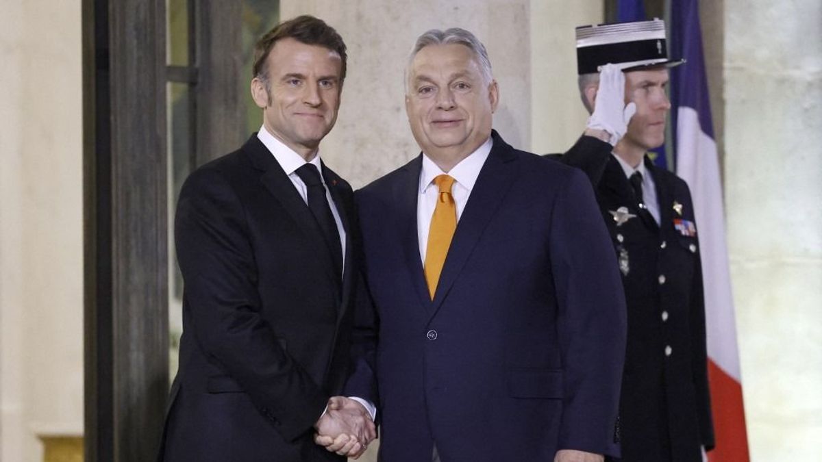 Megállították Orbánt Párizsban: ezt mondták neki (Videó)