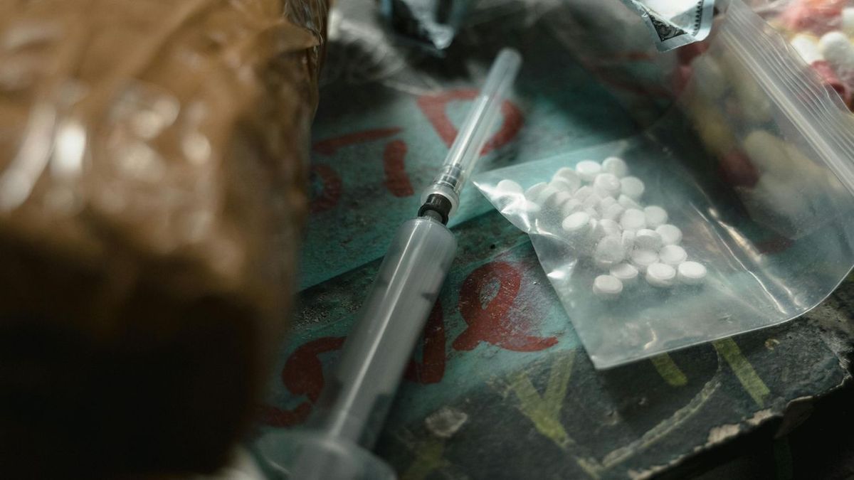 A drogkereskedőknek nincs kegyelem, de a fogyasztóknak esélyt kell adni az újrakezdésre – roadshow indult a függőségek csökkentésére