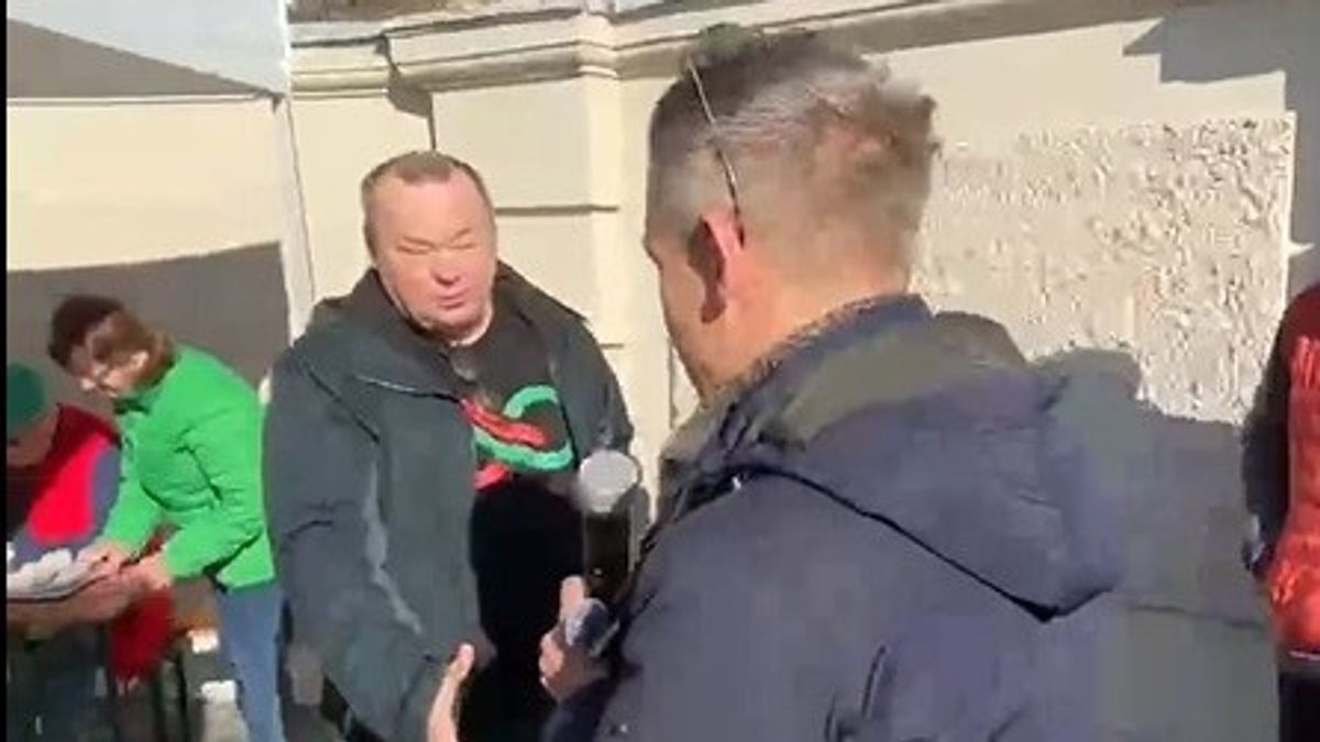 Most éppen Magyar Péter szekerét tolja a korábban más ellenzéki pártokat is megjárt újságíró