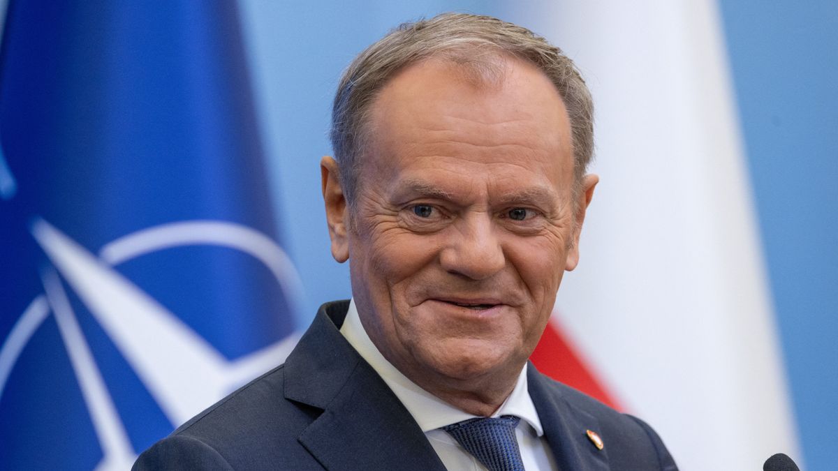 Tusk sem tud éket verni közénk