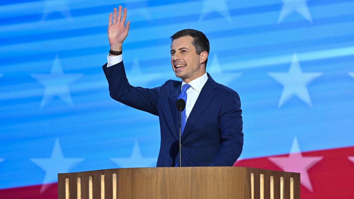 Az amerikai demokácia progresszív megmentőiből nincs hiány: itt a legújabb demokrata jelentkező az elnökségre