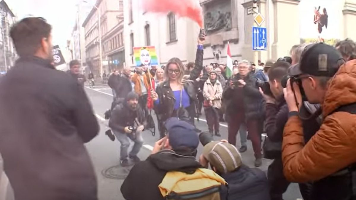 Hadházyék nagyon akarják a színesforradalmat, de egyelőre nem jön össze