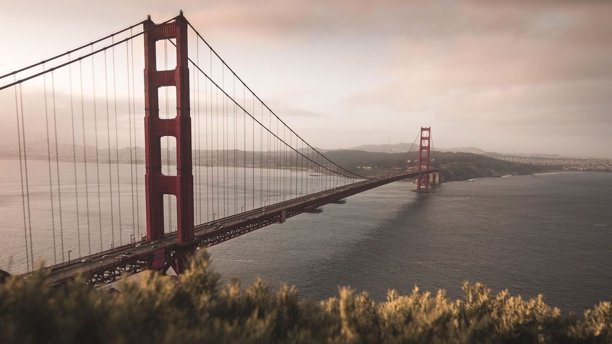 Látjuk, írjuk, mégse hisszük el: azért áll a bál San Franciscóban, mert egy fürdő kitiltotta a transzokat a nőnapról