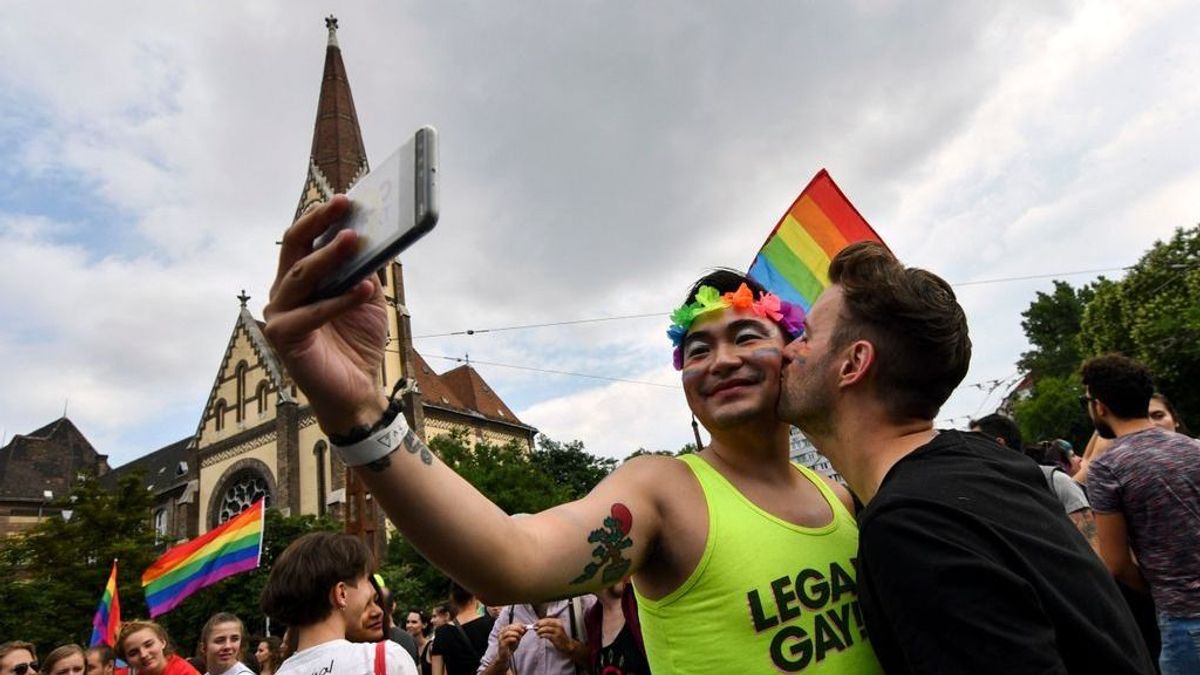 A politikus elárulta: a Pride még a Mecsekben is vegzálná a turistákat és a gyerekeiket (VIDEÓ)