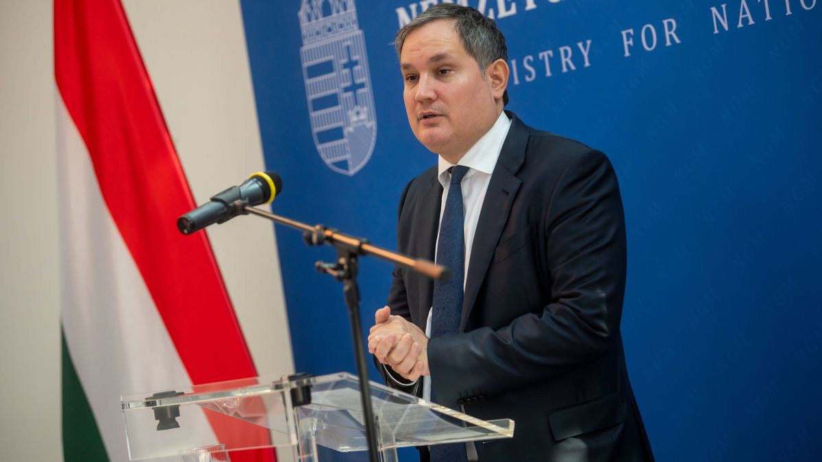 Át kell írni a kormány várakozásait: külföldi hatások miatt kénytelen módosítani a minisztérium